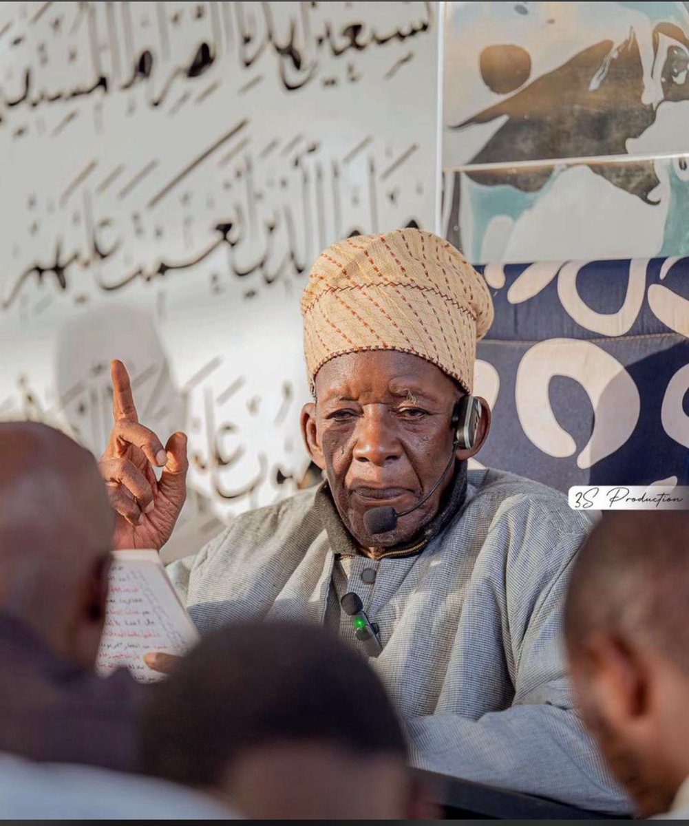 Mon cœur tient absolument à s'éprendre, À mourir d'amour du prophète et de passion. J'ai passé la nuit entière en veillant et en priant (en chantant) au souvenir de celui qui a été excellent du début à la fin de son existence. Cheikh Al Islam El hadj Ibrahima NIASS❤️Alhamdoulilah