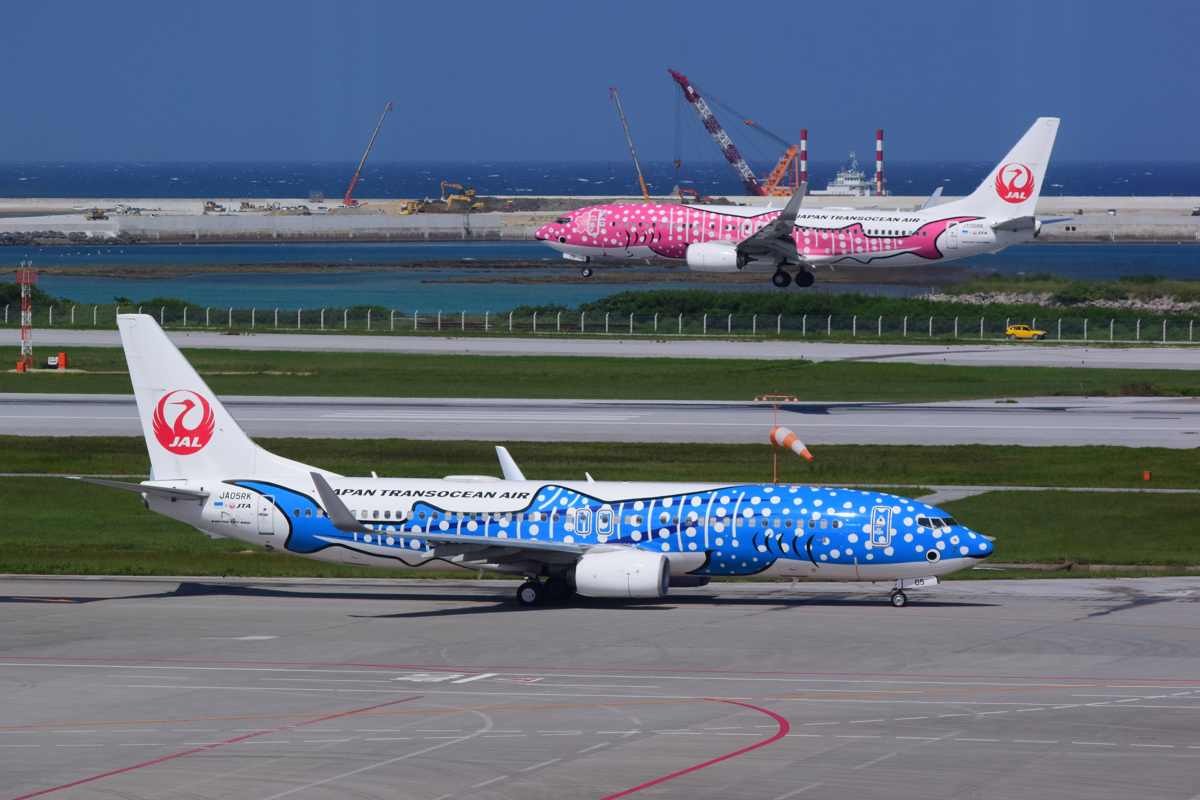 JAL/JTA B737 JA8939 ジンベエジェット JALUX 1/400 B737-400 JTA 日本トランスオーシャン ジンベエジェット
