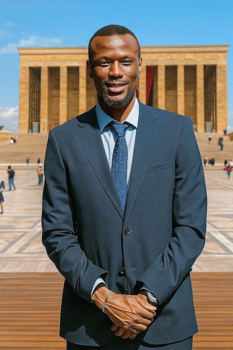 30 Ağustos Zafer Bayramı kutlu olsun . Gazi Mustafa Kemal Atatürk ve silah arkadaşlarına saygı ve minnetle 🇹🇷