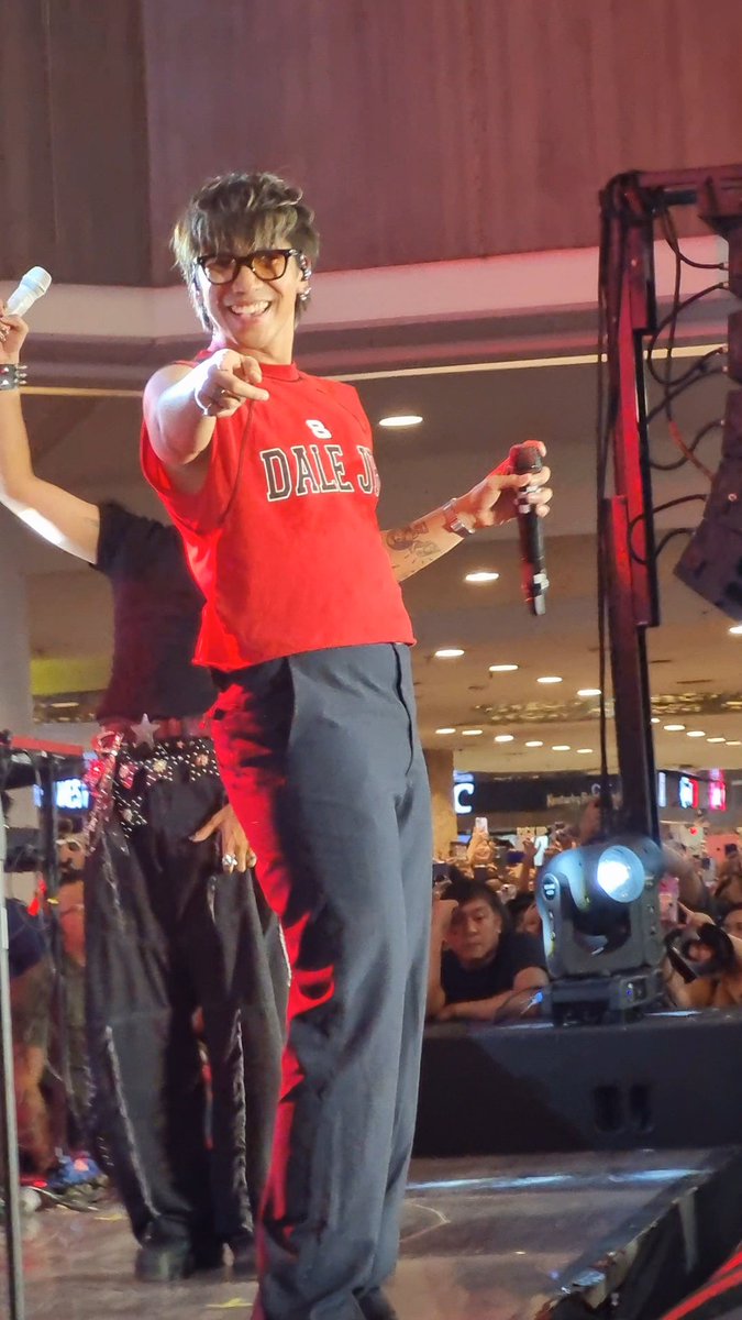 Chillyann1's tweet photo. Sabi ko, try kong manood ng Gig nila sa Rob Gal kasi madali lang naman mechanics &amp; casual listener na talaga ako ng mga songs nila but after witnessing them performed live, nag crave ako bigla sa bigger venue 🥹 So ayun! See you on Oct. @gianbernardino_ 
#COJStardustTheConcert 🫶 https://t.co/lNYhGRSPGc