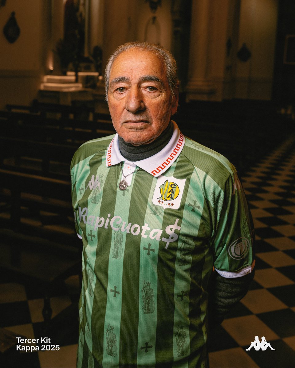 clubaldosivi's tweet image. Desde el Testaccio d’Ischia hasta el Puerto de Mar del Plata.

La fe de los pescadores italianos viajó en barco y se convirtió en tradición.

San Jorge 3er Kit x @Kappa_Argentina 🐉 ⚔️

Próximamente en Tienda Tiburón y Kappa Store.