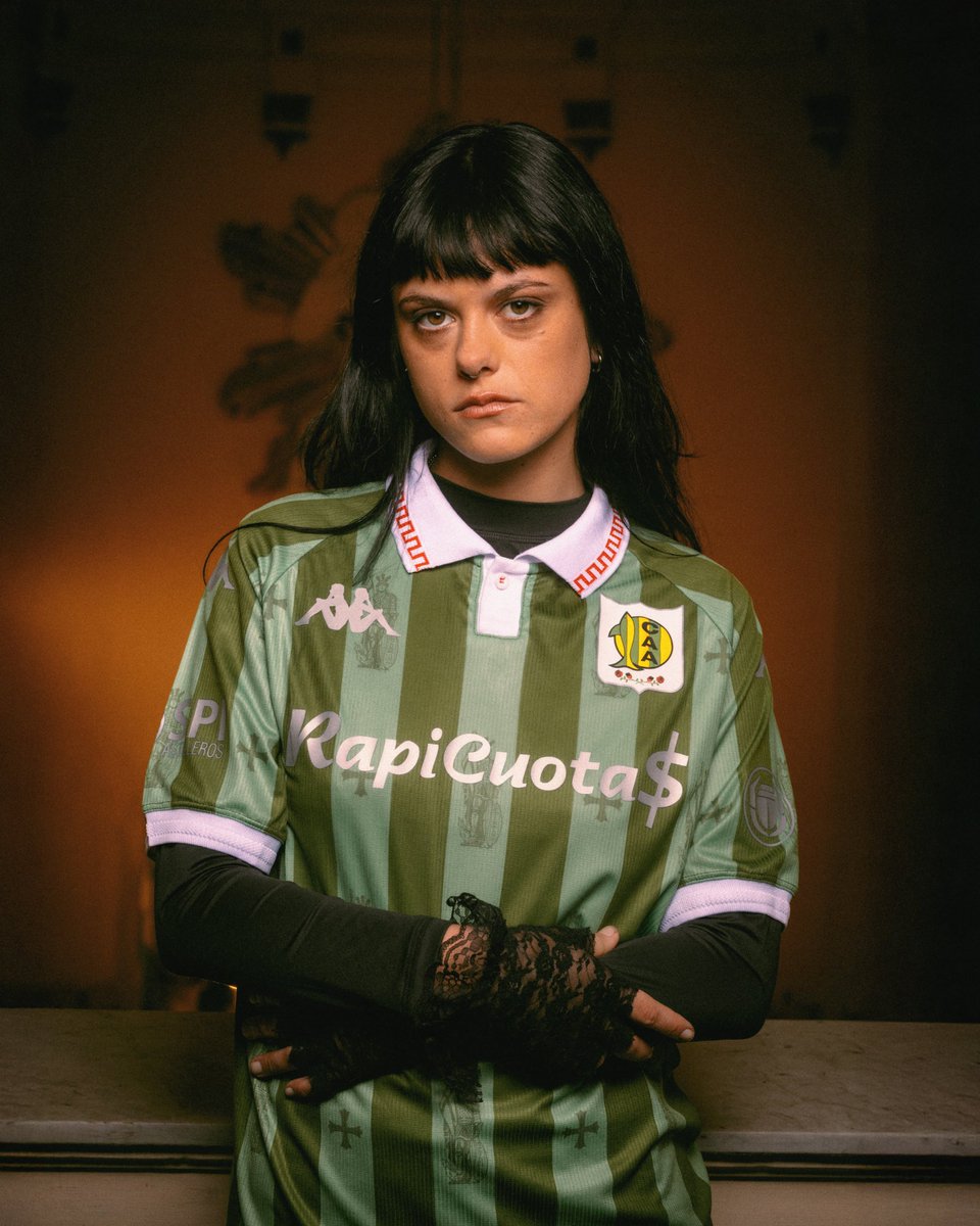 clubaldosivi's tweet image. Desde el Testaccio d’Ischia hasta el Puerto de Mar del Plata.

La fe de los pescadores italianos viajó en barco y se convirtió en tradición.

San Jorge 3er Kit x @Kappa_Argentina 🐉 ⚔️

Próximamente en Tienda Tiburón y Kappa Store.