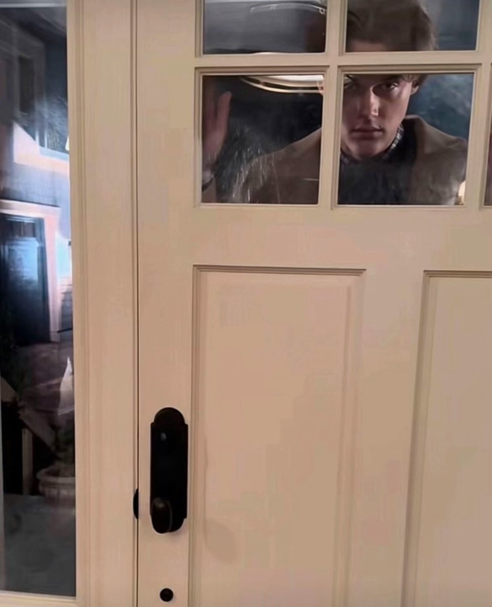 Spideytorchfan's tweet image. I WANNA LISTEN TOO