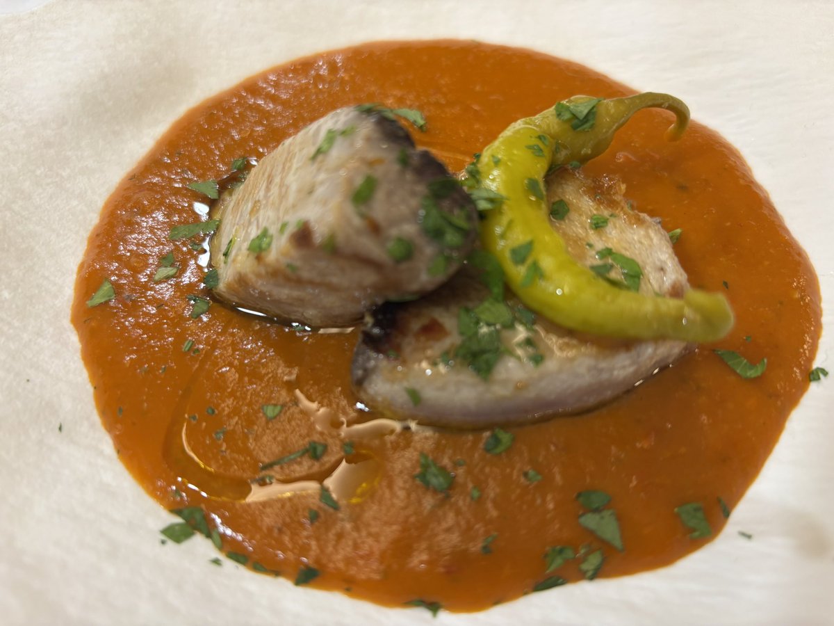 El salmonete del Cantábrico está en su mejor momento. Hoy en <a href="/meson_centro/">meson el centro</a>, la mejor dirección en Puerto de Vega. Además, platos notables como la tortilla de merluza, los tallarines de calamar en caldo de cebolla o el bonito con su marmita.