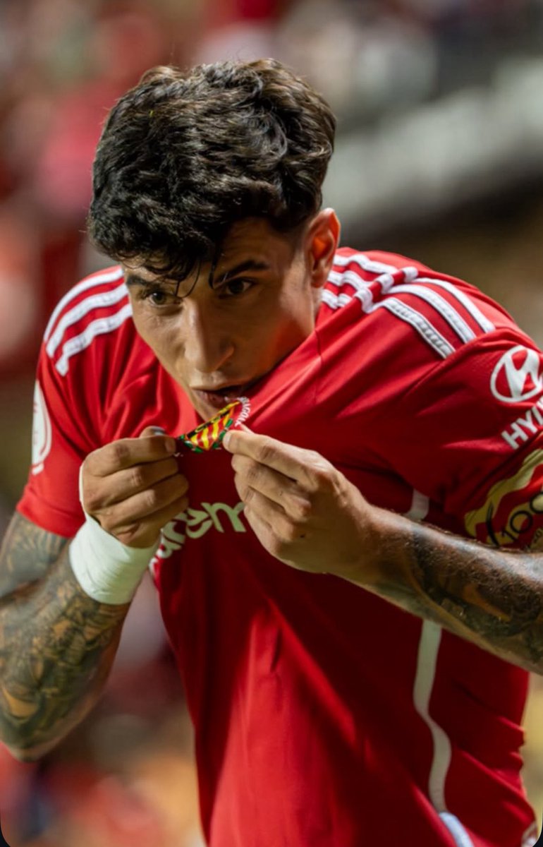 🔴⚪ Aquest és el camí.
Jugador format a casa, que ha crescut al <a href="/NASTICTARRAGONA/">NÀSTIC DE TARRAGONA</a> , ha arribat al primer equip, és el capità i defensa aquest escut amb orgull.

Un exemple per a tots els joves de la pedrera grana. 🌟