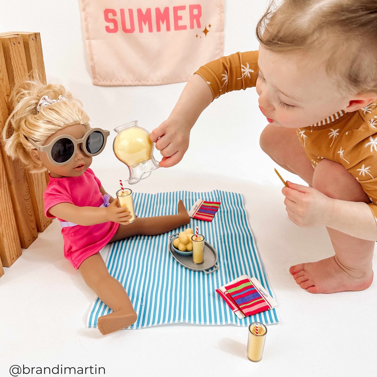 Make every doll’s day a little zestier with Sophia’s Fresh Lemonade Drink Set with Pitcher! Because even dolls deserve a fresh squeeze of fun. 🍋💦
#designhappy #teamson #teamsonkids #lemonade #dolls