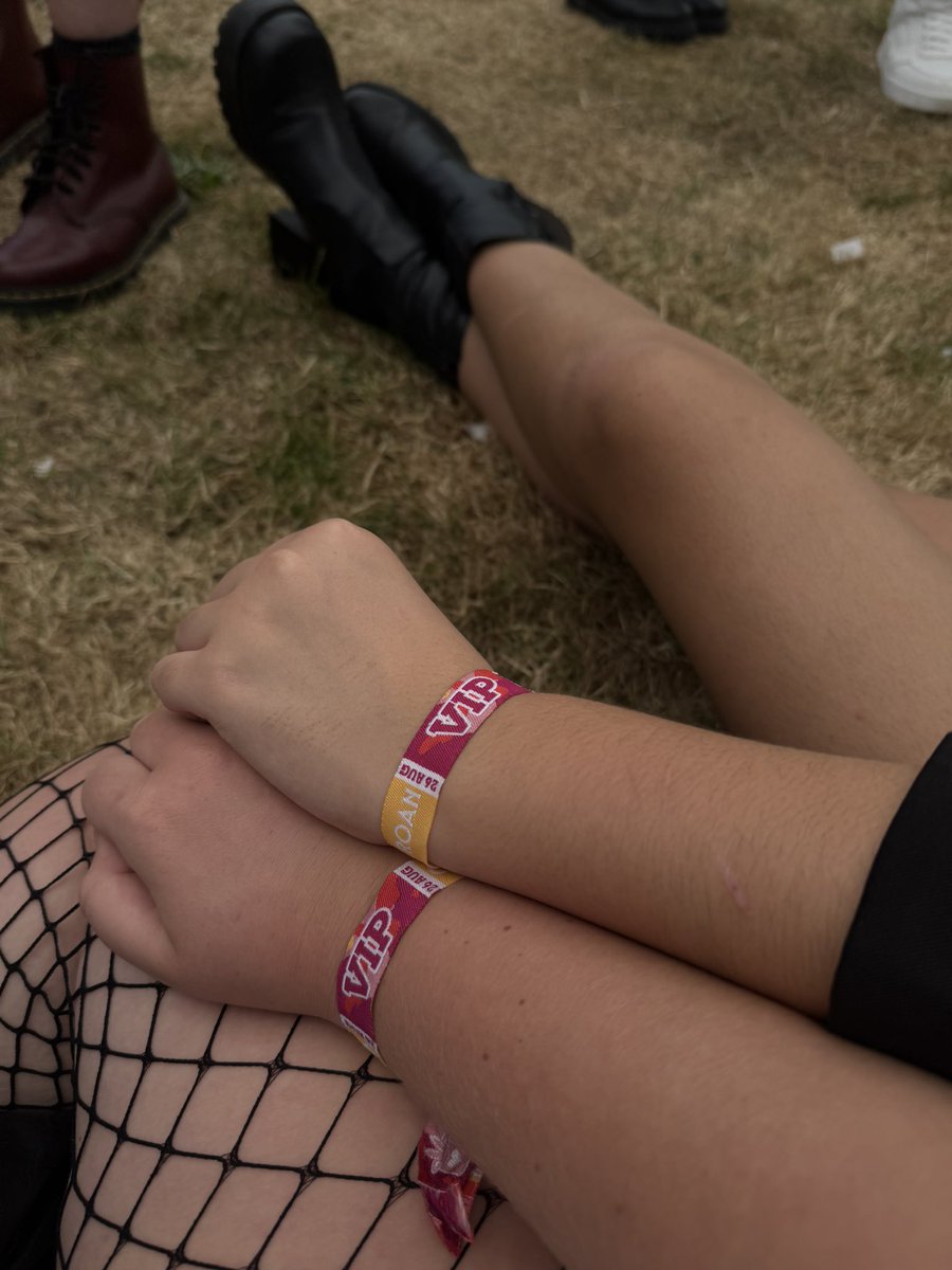 onlyfriendruby's tweet image. ok so i seen chappell roan VIP.