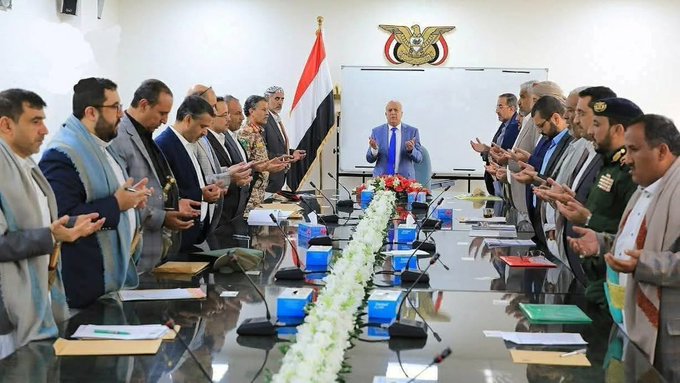 كان الطموح محدودوا يا حكومتنا:
 أن تغيروا واقع اليمن
لكن الله أراد لكم ان تغيروا واقع المنطقة
دماؤكم لن تذهب هدرا. فثمارها فتح باذن الله تعالى