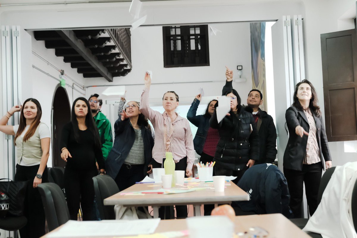 En el Taller de Formación Avanzado en Innovación Pública, dirigido por Karen Méndez 👩‍🏫, actualizamos conceptos clave como prototipado y testeo, herramientas esenciales para diseñar y validar soluciones💡que impacten de manera positiva en el Distrito.Porque innovar en lo público.