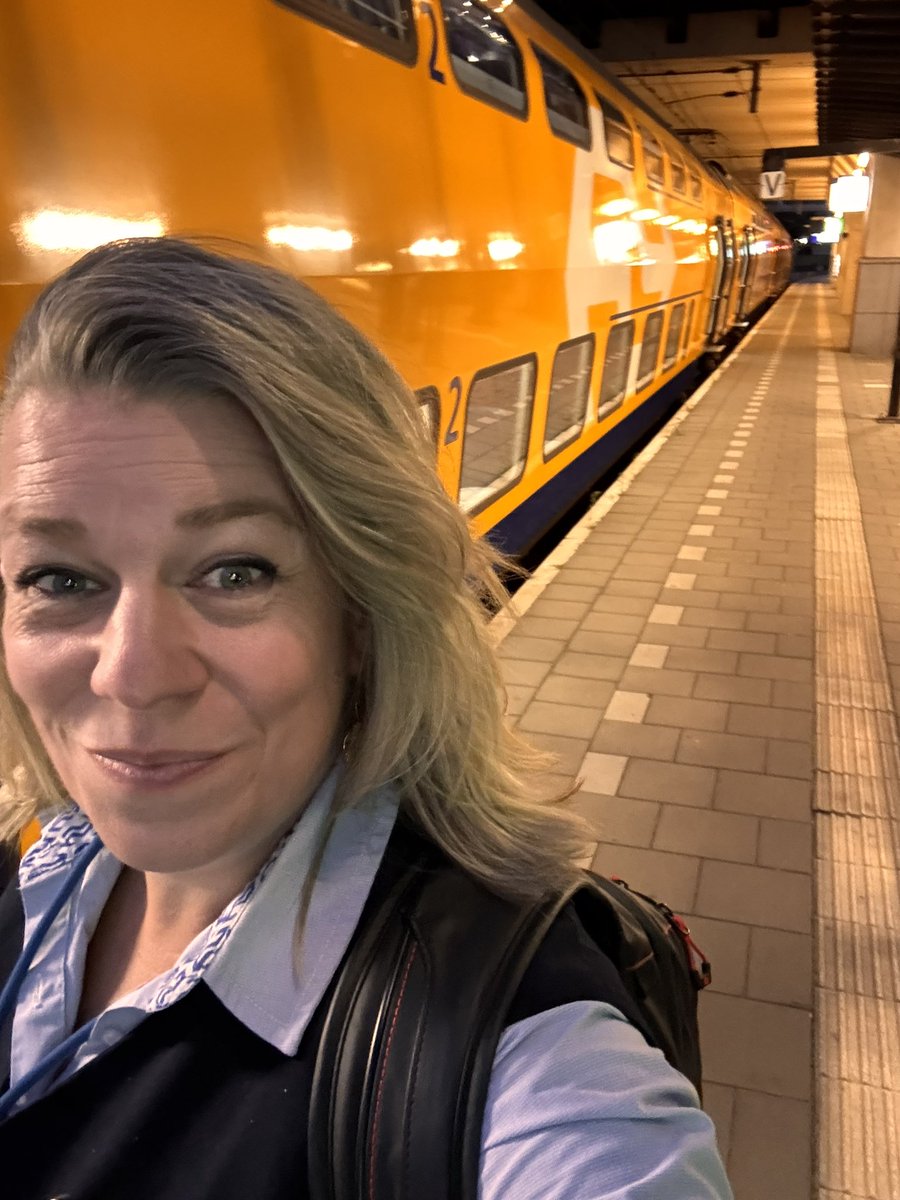Ik heb late dienst en heb nu gependeld tussen Sittard en Heerlen. 
Straks even m’n hapje opwarmen en genieten van m’n schaft. Dan  op weg naar Maastricht!