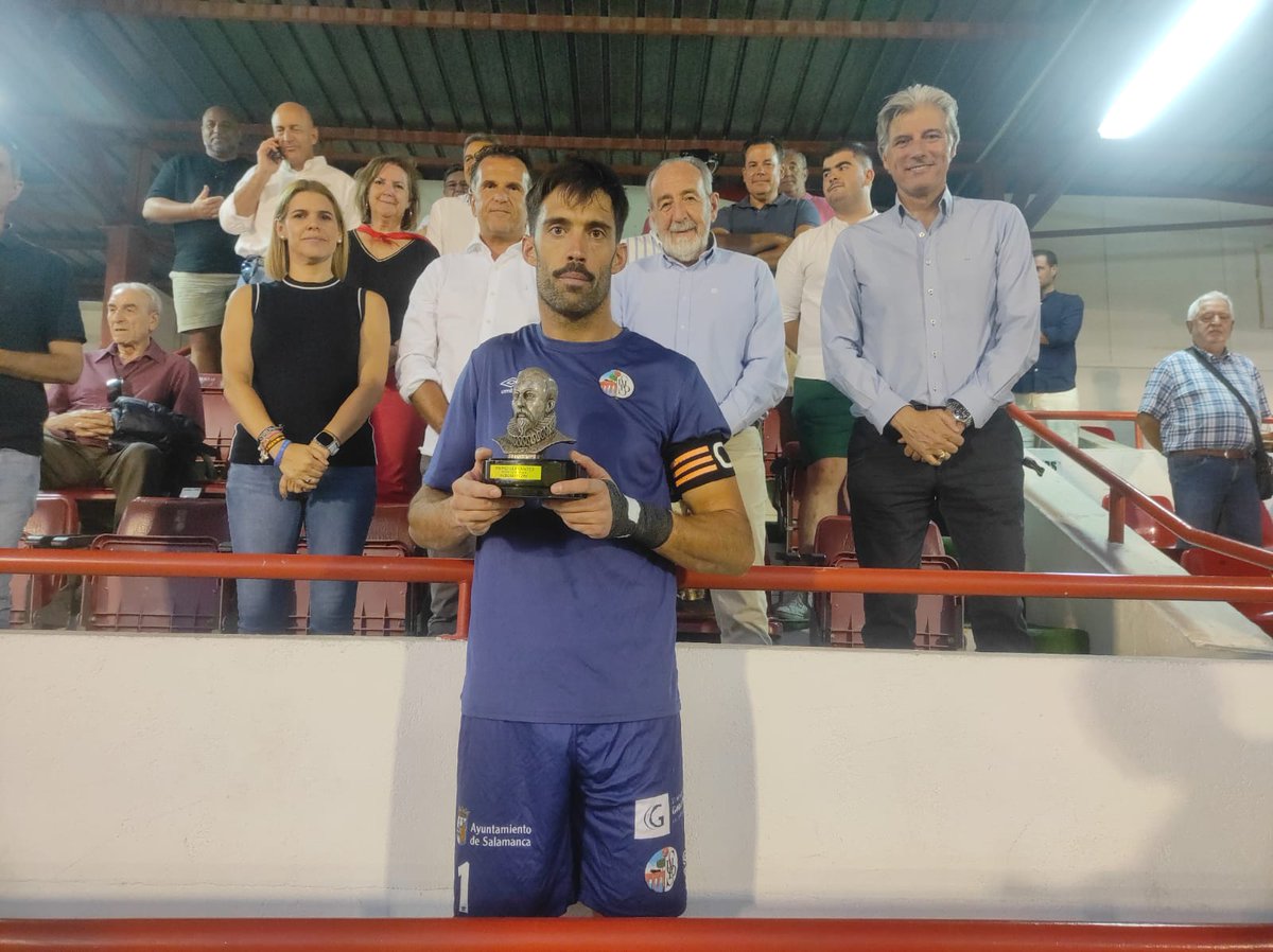 RSD ALCALA SAD (@rsda_oficial) on Twitter photo ⏱️  Entrega de Trofeos
⚽  <a href="/rsda_oficial/">RSD ALCALA SAD</a> 2⃣ ➖ 0⃣ <a href="/SalamancaCFUDS/">Salamanca UDS</a>
✏️  Entrega de trofeos por parte de la alcaldesa, Judith Piquet y Paco Díez, presidente de la RFFM. Y como siempre celebrando con nuestra afición. 
#TrofeoCervantes #VamosAlcala 🇮🇩 ⏱️  Entrega de Trofeos
⚽  <a href="/rsda_oficial/">RSD ALCALA SAD</a> 2⃣ ➖ 0⃣ <a href="/SalamancaCFUDS/">Salamanca UDS</a>
✏️  Entrega de trofeos por parte de la alcaldesa, Judith Piquet y Paco Díez, presidente de la RFFM. Y como siempre celebrando con nuestra afición. 
#TrofeoCervantes #VamosAlcala 🇮🇩