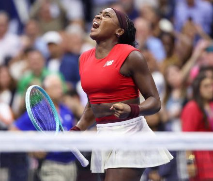 TheTennisLetter's tweet image. Naomi Osaka and Coco Gauff will face each other in the U.S. Open Round of 16. 

Coco leads the head to head 3-2. 

The only time they played at the U.S. Open, Naomi won in 2019. 

A battle of U.S. Open Champions. 

Elite ball striking vs elite movement. 

Who wins? 🇯🇵🇺🇸