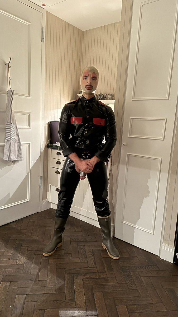 ScAntwerp's tweet image. Let’s have some #ffun!

#rubberfucker #rubberfister #fistfucker #folsomberlin #gayfisting