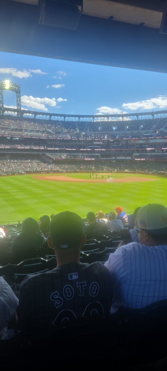Citi field looking for my third visit of my holiday. god, I hope it's better than Thursday night #LGM
