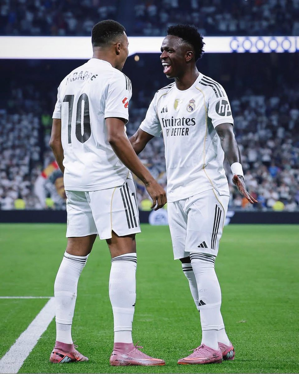 𝗠𝗔𝗧𝗖𝗛𝗗𝗔𝗬! 🔥

⚔️ Real Madrid 🆚 Mallorca
🏟️ Estadio Santiago Bernabéu
🏆 LaLiga - Matchday 3
⏰ 21:30 CEST

⚪ Predictions?👇