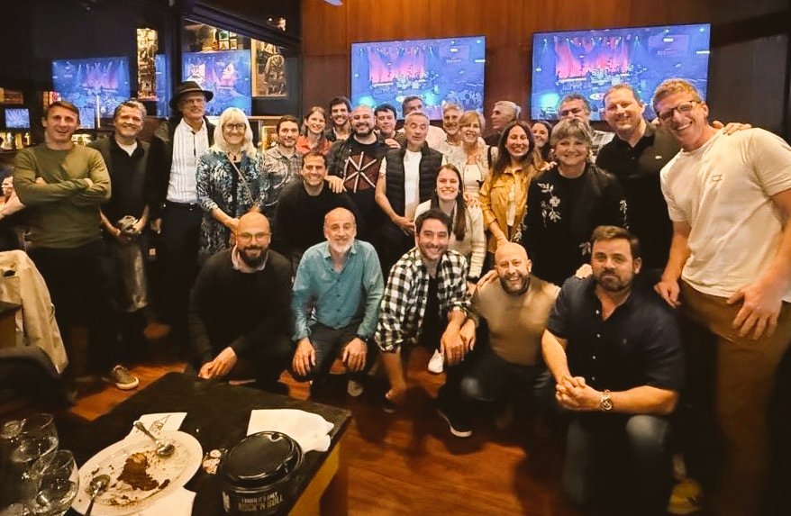 Mezasa 🌽
<a href="/germanschlie/">German Schlie</a> <a href="/Tino_DeRossi/">Roberto De Rossi</a> <a href="/JorgeLMercau/">Jorge Mercau 🇦🇷</a> <a href="/PabloIoele/">J. Pablo ioele🌽</a> <a href="/LarroFede/">Fede Larrosa</a> <a href="/YDChazarreta/">Yesi Chazarreta</a> <a href="/lugalizia/">Luciana Ayelen Galizia</a> <a href="/halconmonitoreo/">Halcón Monitoreos</a> <a href="/cintia_michelin/">Cintia Michelin</a> <a href="/NavalValdez/">Gabriela Valdez Naval</a> <a href="/maguilarbenitez/">Mario Aguilar 🌽🐖 🐂♻️🧉</a> <a href="/Gustavomaddonni/">Gustavo</a> <a href="/FerScaramuzza/">Fer Scaramuzza</a> <a href="/franco_espelet/">Franco Espelet</a> <a href="/KettlerBelen/">Belen Kettler</a> <a href="/ddvillarroel/">Diego Villarroel</a> <a href="/car_gab_sim/">Carlitos Simon</a> <a href="/PituBorras/">Lucas Borras</a> <a href="/SantiagoTourn/">Santiago Tourn</a>