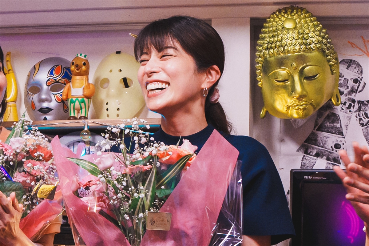 tv_life's tweet image. 中村アン＆小澤征悦『こんばんは、朝山家です。』涙と笑顔のクランクアップ「本当に充実した時間でした」

🔻記事＆写真はこちら
tvlife.jp/drama/766493

#こんばんは朝山家です #中村アン #小澤征悦 #さとうほなみ #小島健 #Aぇgroup #影山優佳 #渡邉心結 #嶋田鉄太 #松尾諭