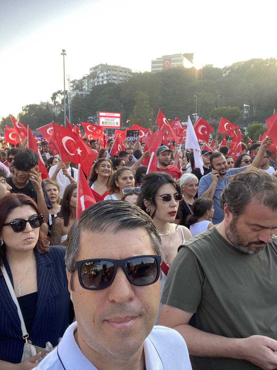 engertan's tweet photo. Dolmabahçe’de 30 Ağustos Zafer Bayramı Yürüyüşü
#30AgustosZaferBayrami https://t.co/UgqkTeR64x