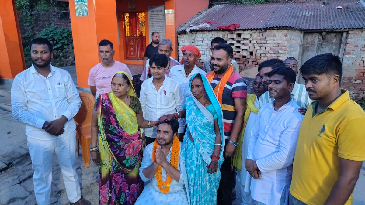 JAVEDANSARI_JAM's tweet image. ऊपर वाले का लाख - लाख शुक्रिया.....
आप सभी गणमान्य क्षेत्रवासियों को हृदय के गहराईयों से धन्यवाद जो कल का दिन मेरे जन्मदिन को हर वर्ष की भांति इस वर्ष को भी बहुत ही खास बनाया और खास ही नहीं बल्कि यादगार बनाया ।
मै आप सभी को पुनः धन्यवाद देना चाहुंगा