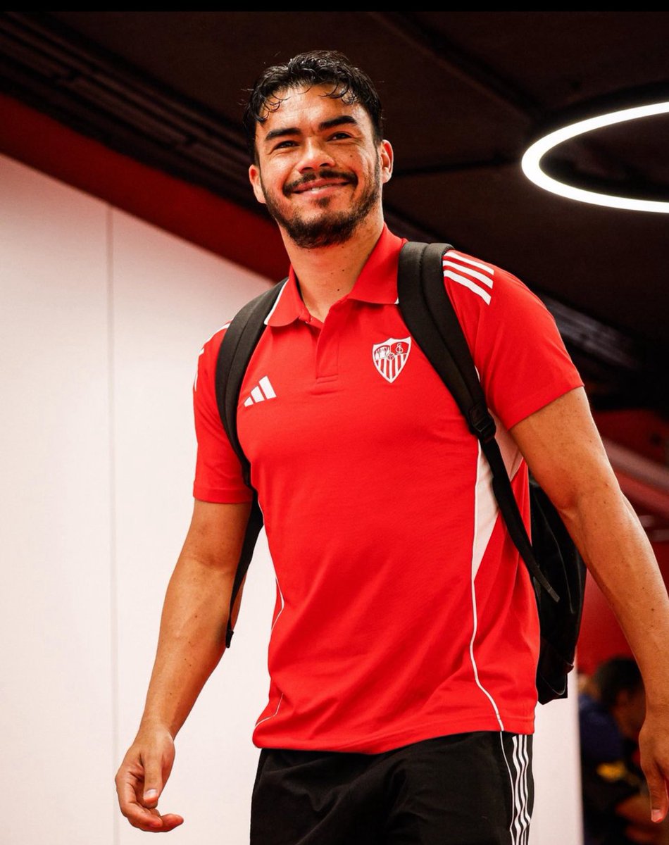 بعد طول انتظار، إشبيلية يملأ فراغ الظهير الأيسر بلاعب مميز !! .