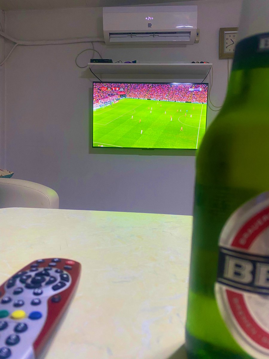 Hadi at şu ikinci üçüncü golleri şanlı Galatasaray’ımız yoksa daha çok içeriz bu akşam🤠🤠