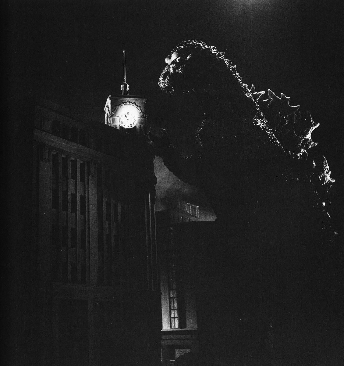 Mr_goji54's tweet image. This image of Godzilla.
