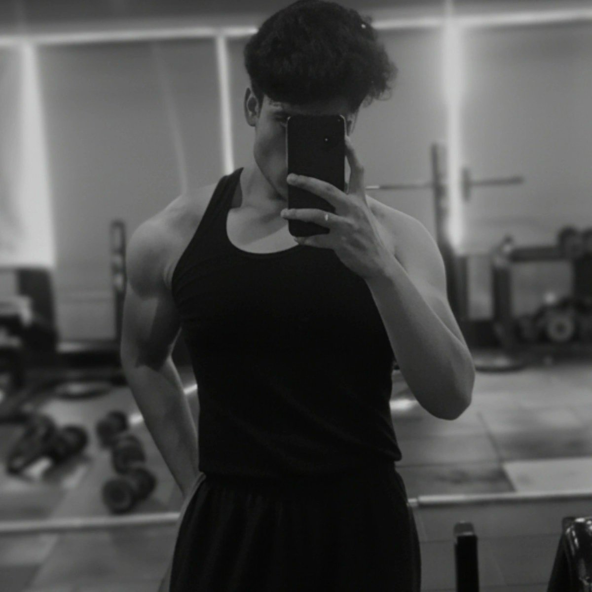 hamidcodee's tweet image. Arms and ches done.... Now lets do some js... 
#gym #CodingJourney