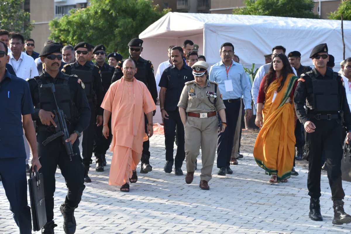 dmgbnagar's tweet image. मा0 रक्षा मंत्री श्री राजनाथ सिंह एवं उ0प्र0 के मा0 मुख्यमंत्री योगी आदित्यनाथ जी ने नोएडा सै0-81 स्थित रेफी एम फाईबर प्रा0लि0 कम्पनी की रक्षा उपकरण एवं इंजन टेस्ट फैसिलिटी का लोकार्पण किया।  @chiefSecyUP@CMOffice