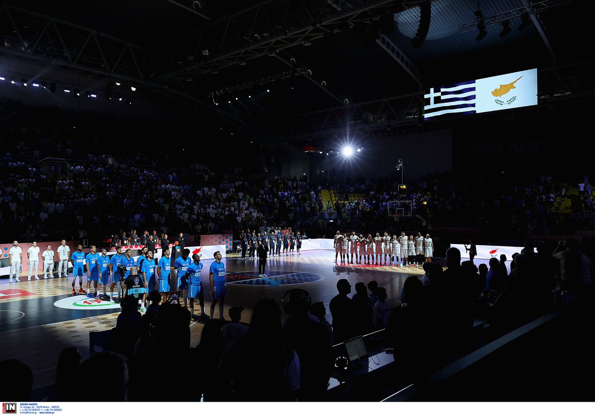 Hellenic Basketball (@hellenicbf) on Twitter photo Δύο ομάδες, ένας Εθνικός Ύμνος, μία μοναδική στιγμή...
Two teams, one Anthem, a unique moment...
<a href="/EuroBasket/">FIBA EuroBasket</a>
#CYPGRE #EuroBasket #MakeYourMark #PantaDipla #HellasBasketball 🏀🇬🇷 Δύο ομάδες, ένας Εθνικός Ύμνος, μία μοναδική στιγμή...
Two teams, one Anthem, a unique moment...
<a href="/EuroBasket/">FIBA EuroBasket</a>
#CYPGRE #EuroBasket #MakeYourMark #PantaDipla #HellasBasketball 🏀🇬🇷