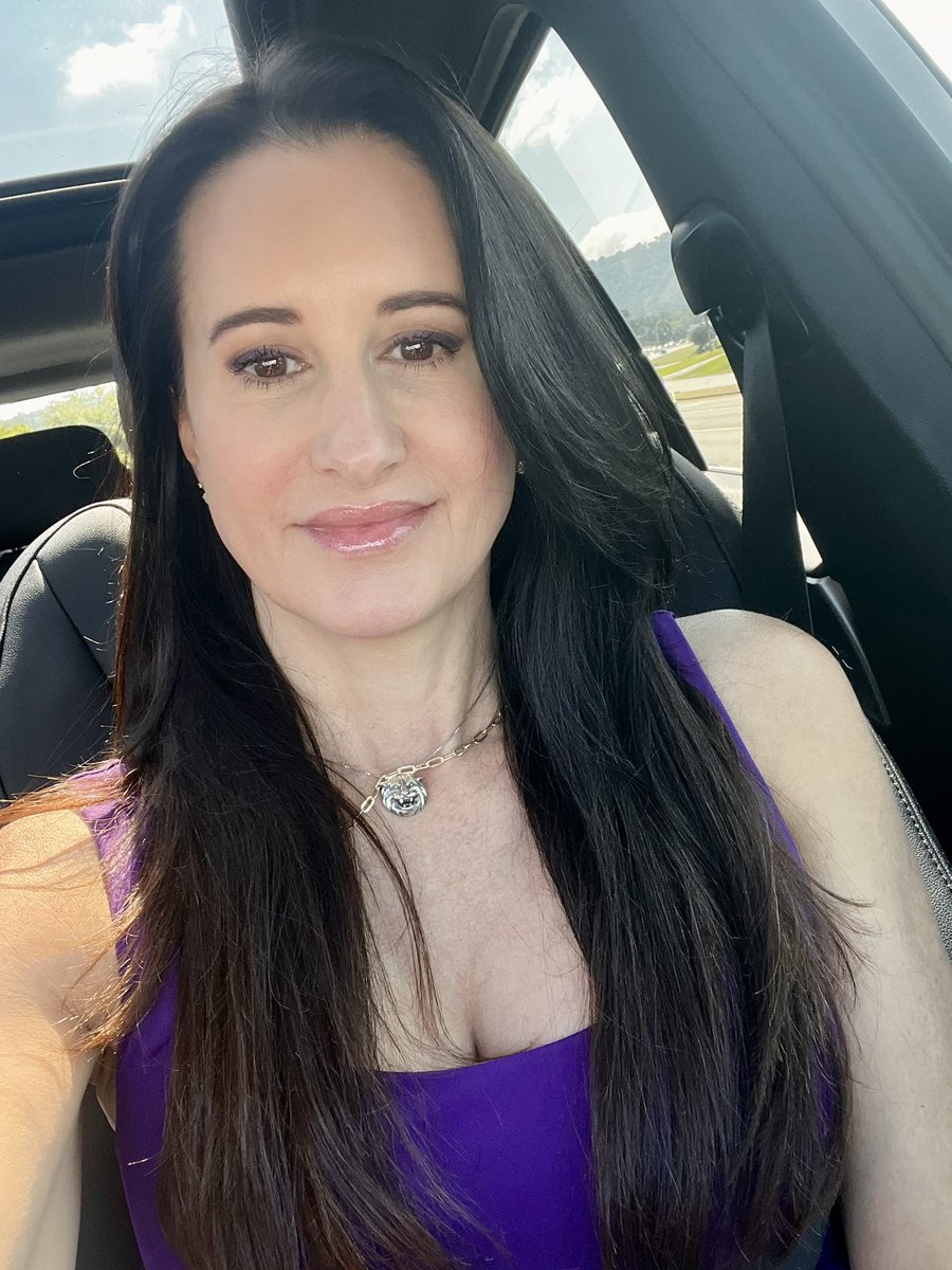 DowTra's tweet image. Wearing all the right things today 🐅💜💛 #GeauxTigers #foreverlsu #purpleandgold