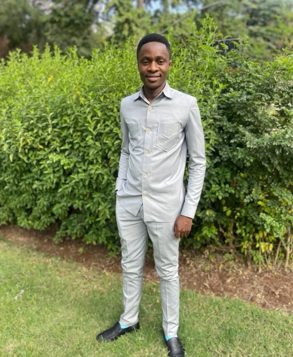 Ndolezi_Petro's tweet image. Ndugu, @ItsTemba amekuwa rafiki yangu na mtani wangu kisiasa. Amekuwa jamaa yangu wa muda mrefu ambaye huwa tunasigana kwa hoja. Alikuwa Rais wa Chuo Cha Ardhi na kijana Mseminari mwenye malezi ya kiroho.

Nimeshtuka kusikia katekwa 

Arudishwe akiwa hai na salama