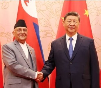 लिपुलेक भन्ज्याङबाट सीमापार व्यापार गर्न इन्डियाले राखेको प्रस्तावमा चीनले जनाएको सहमति आपत्तिजनक छ भन्नु स्वागतयोग्य कुरा हो , तर प्रधानमन्त्री ओलीको आपत्तिपछि  चिनियाँ राष्ट्रपति सि जिन पिङले कस्तो प्रतिक्रिया दिनुभयो , त्यो त  मेरालागि चाहिँ अहिलेसम्म अज्ञात नै छ ।
