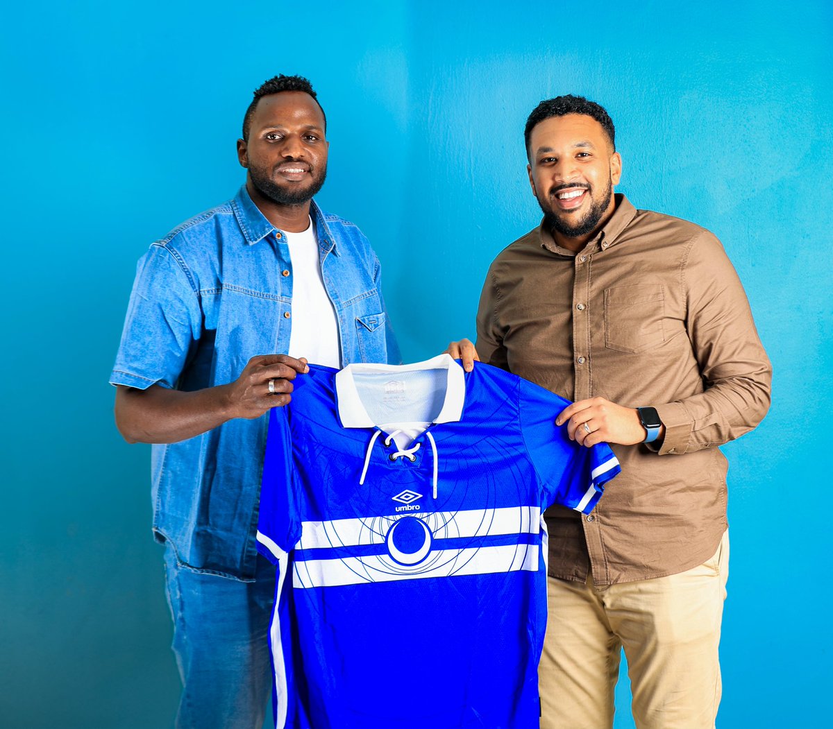 حبابك يا اخوي.. الازرق يليق بيك 💙