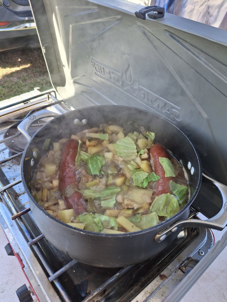 MarcjzHARTFORD's tweet image. The @SonsOfNutmeg are here and cooking! Say no more! @UConnFootball #BlockC #HuskiesOverEveryone @KSOB9188 @mkabs320 @PWStadium