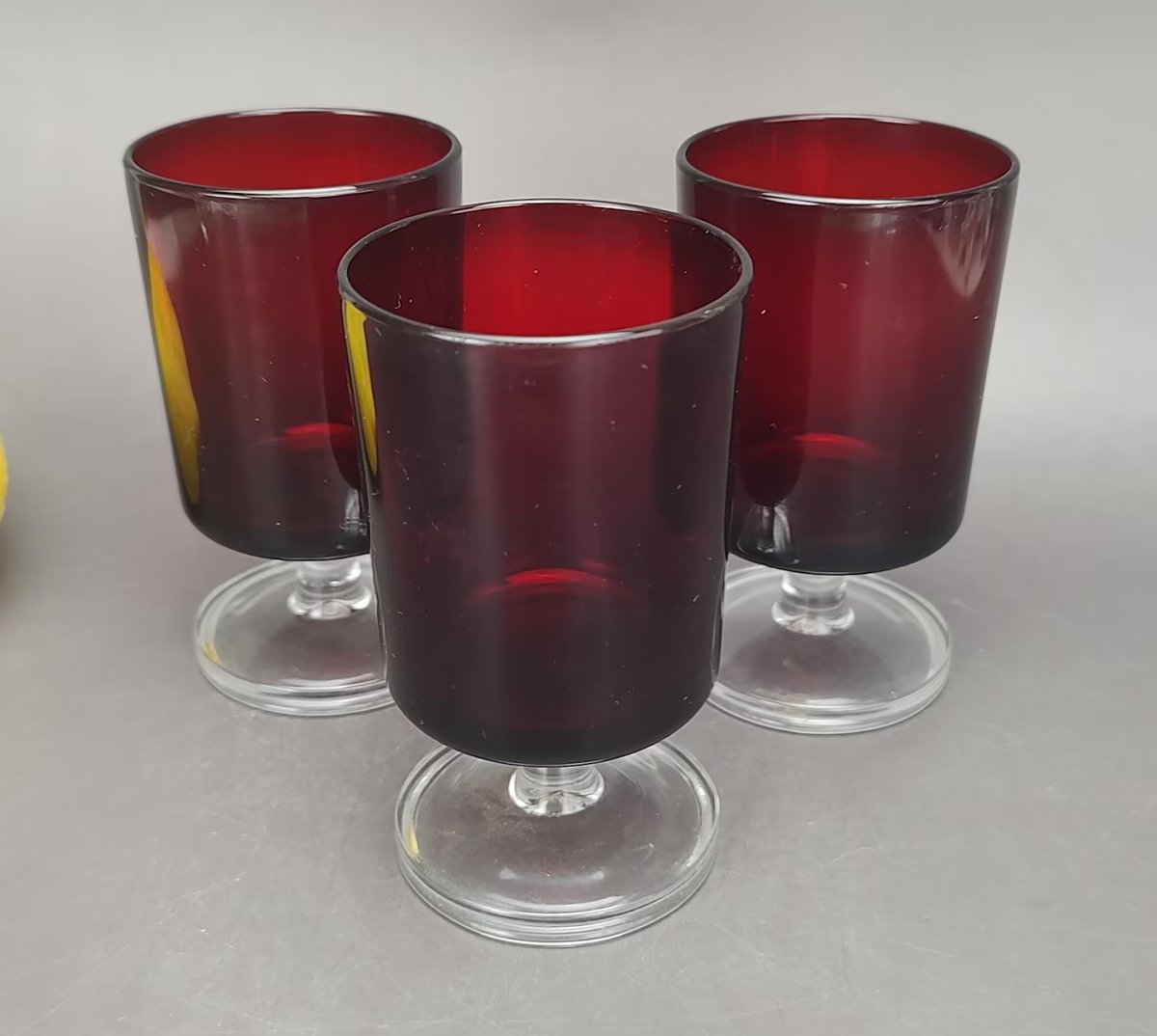 GrandesVtgShop's tweet image. Ruby Red Wine Glasses Set: Vintage Cristal D&apos;Arques Chevalier 4oz janelliminellisshop.etsy.com/listing/434187… @etsy #RubyRed #RubyGlass #WineGlasses #Chevalier #Vintage #Stemware