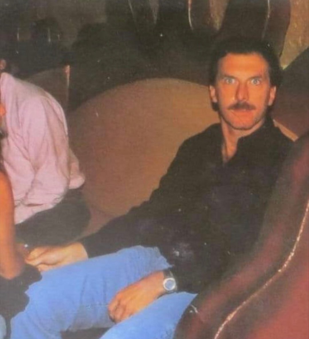 marieletis's tweet image. Yo un día de semana a las 7 cuando suena el despertador / Yo sábado y domingo a las 7 sin despertador