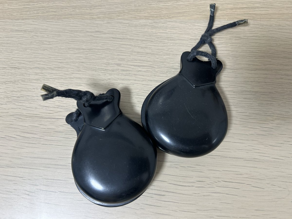 今日のプラネスペースで話したカスタネットです😂

セーラームーンRのアイキャッチと、タキシード仮面の曲のカスタネットに憧れて買いました🤩できなくて諦めちゃったけども😂