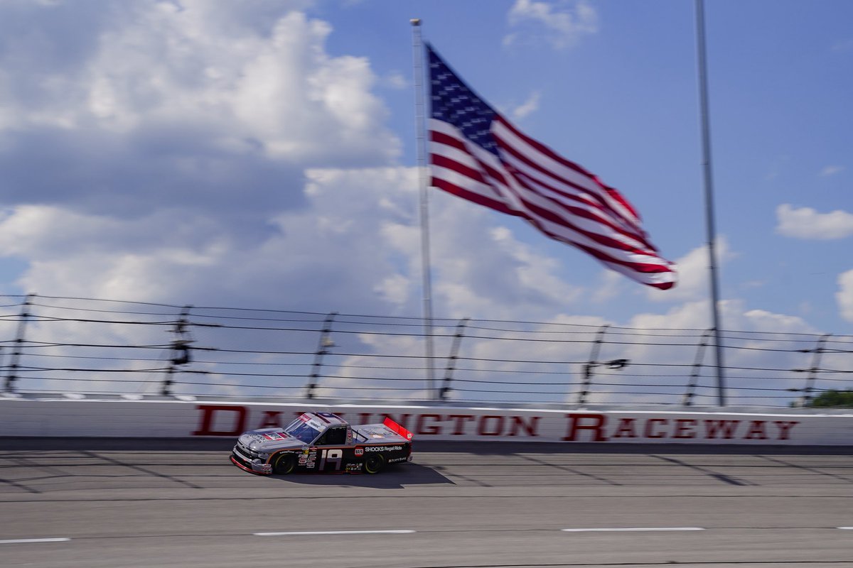 Playoff sports, nothing better 👊🏼

#NASCARPlayoffs