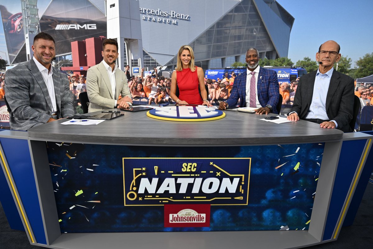 callahankatie1's tweet photo. SEC Nation and Marty &amp; McGee are BACK 🏈

Week 1 - ATL 

📸 @D_Whyte // @ESPNImages https://t.co/xU3C84pIyy