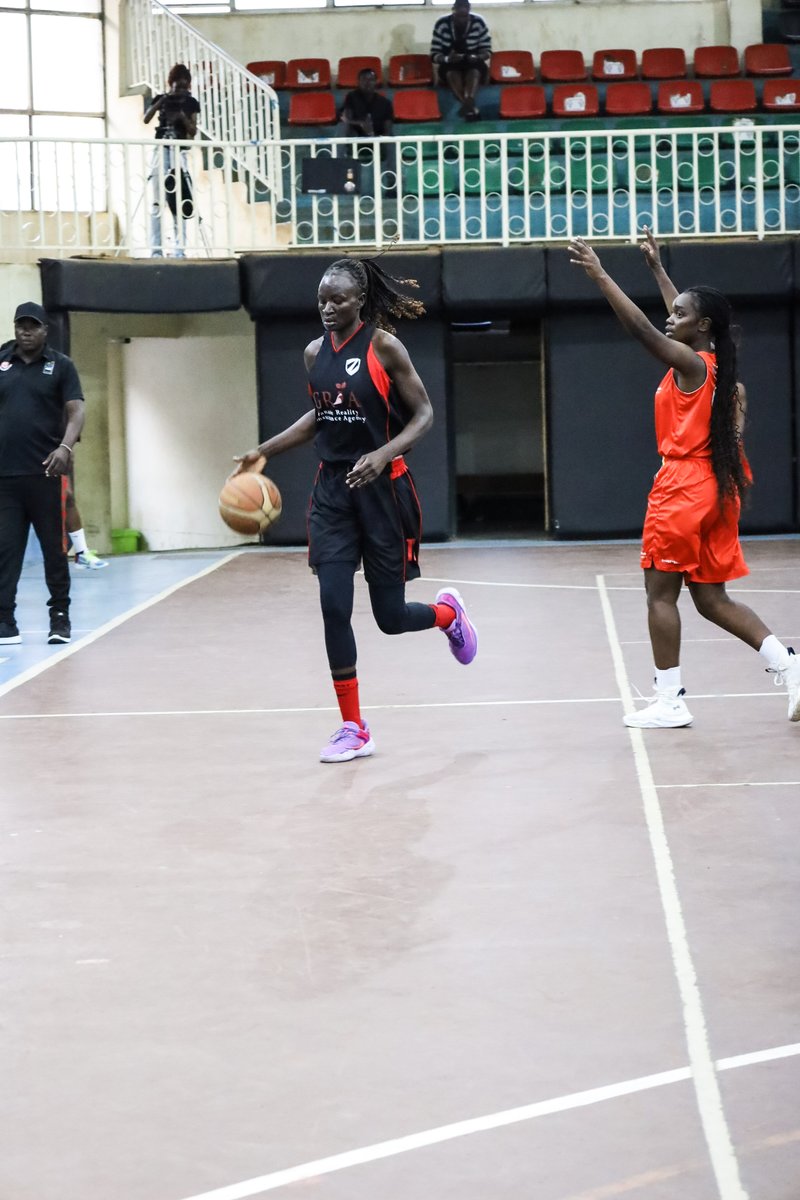 All eyes on the court as Strathmore Swords battle it out with Zetech Sparks in the semi-finals. Intensity high, every possession counts. #domoresports #kenyabasketball #semifinals