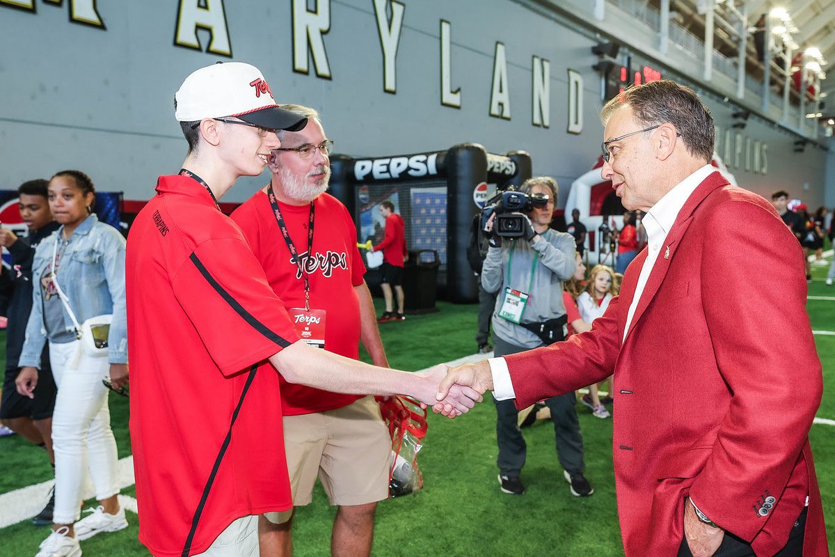 TerpsADJimSmith's tweet photo. Did you check out the Terpsville Fan Fest? Tell me what you thought! Loads of fun for everyone! #GoTerps 🐢🏈 https://t.co/0PJc6g2P8y