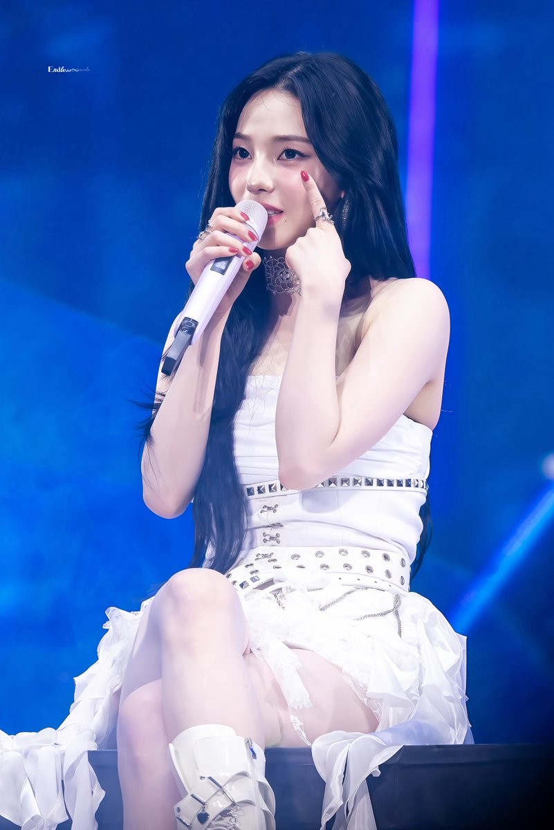 𝙀𝙣𝙙𝙡𝙚𝙨𝙨. tweet media