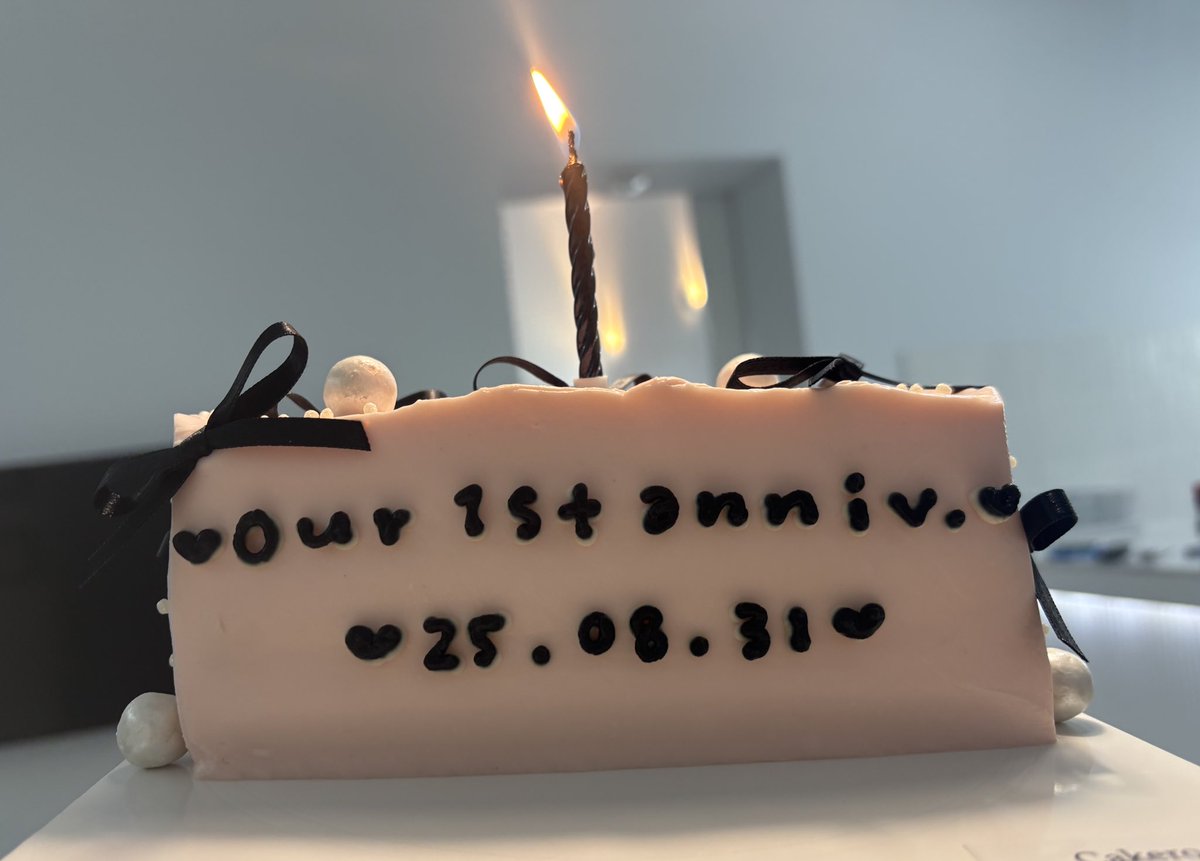 벌써1년
오늘을 위해 꿈(?)을 많이 꿧다..
아껴주고 사랑해줘서 고마워.내사랑 차코❤️