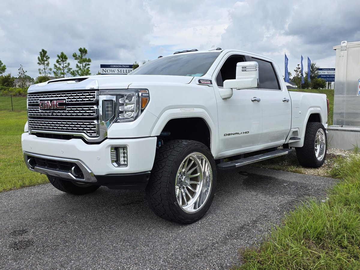 KingMaxFreedom's tweet image. Some try and flex in their lil sporties. I just see em and flex in my 3500 on the line with my with 720hp/1250 ft lbs of torque💨, they never see it coming. Lol! #Boosted #Deleted 

$OWIF to 9 figs....