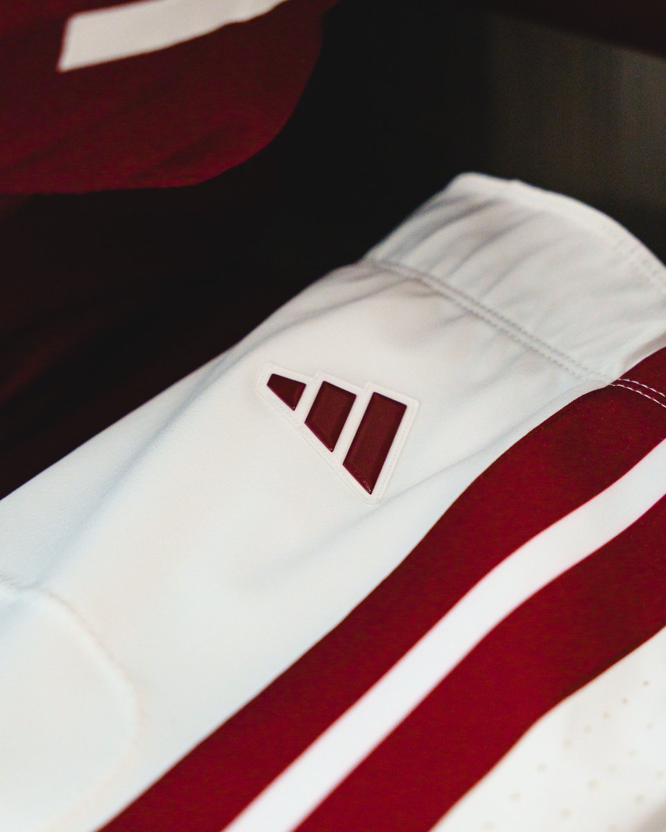 Gameday fit ⚪️🔴

#Flagship 🚩