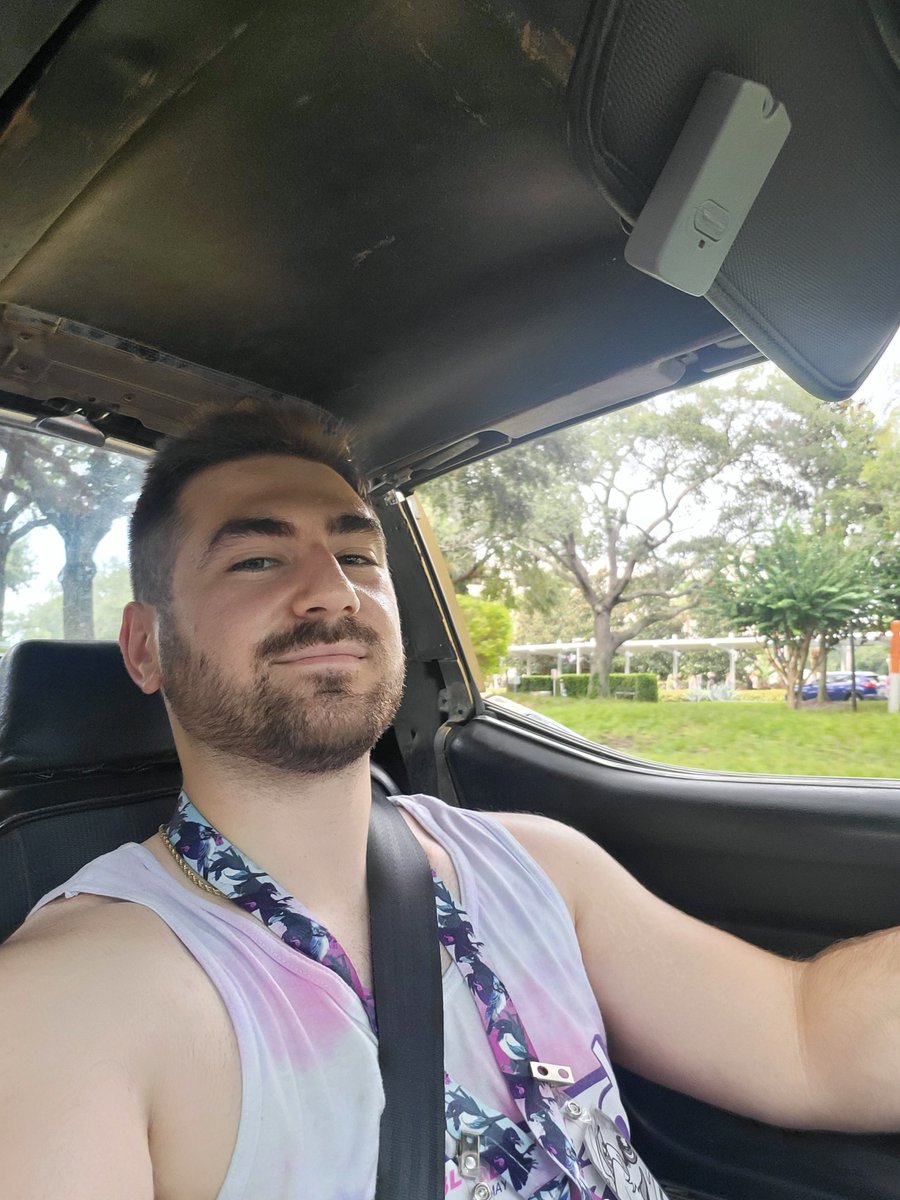 I drove a cool car :&gt;

Thank you <a href="/ComputerHeron/">Blue</a> for letting me drive it AAAAAA!!!