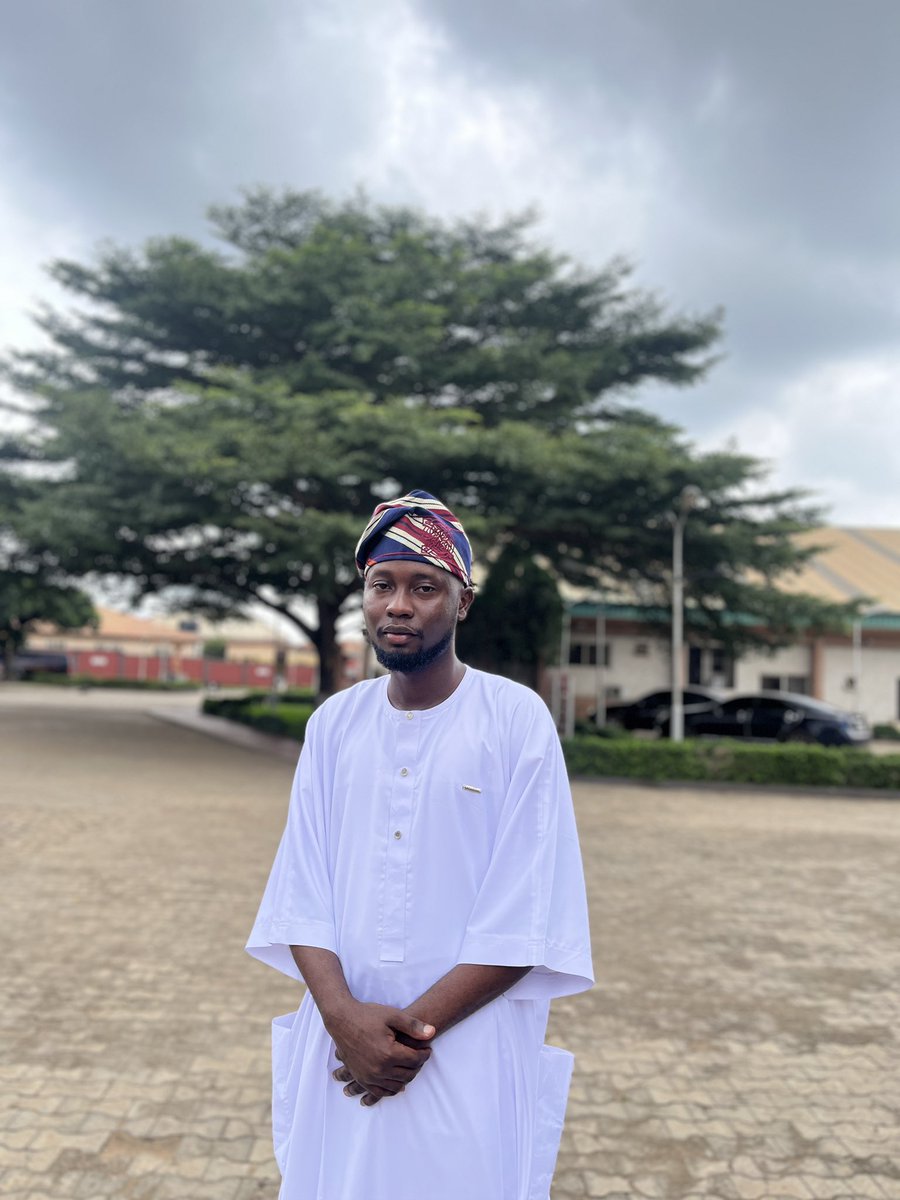 techyfera_'s tweet image. +1 🎂