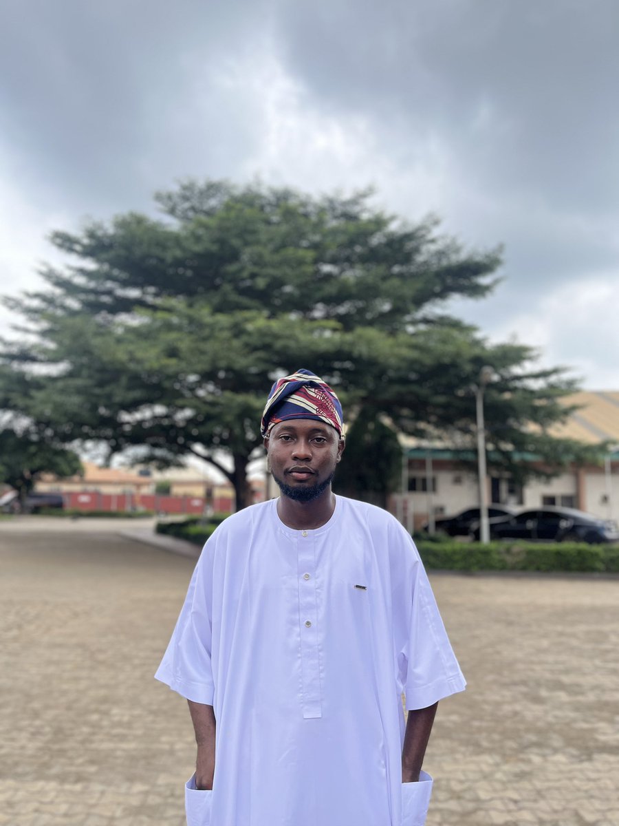 techyfera_'s tweet image. +1 🎂