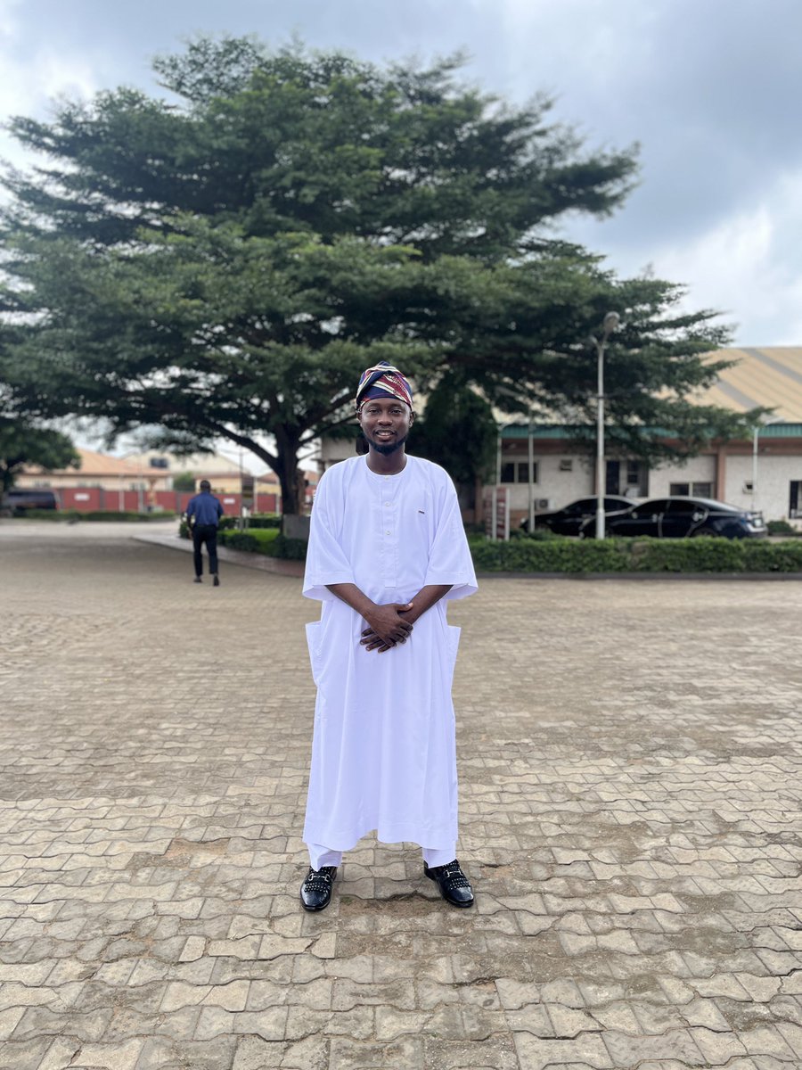 techyfera_'s tweet image. +1 🎂