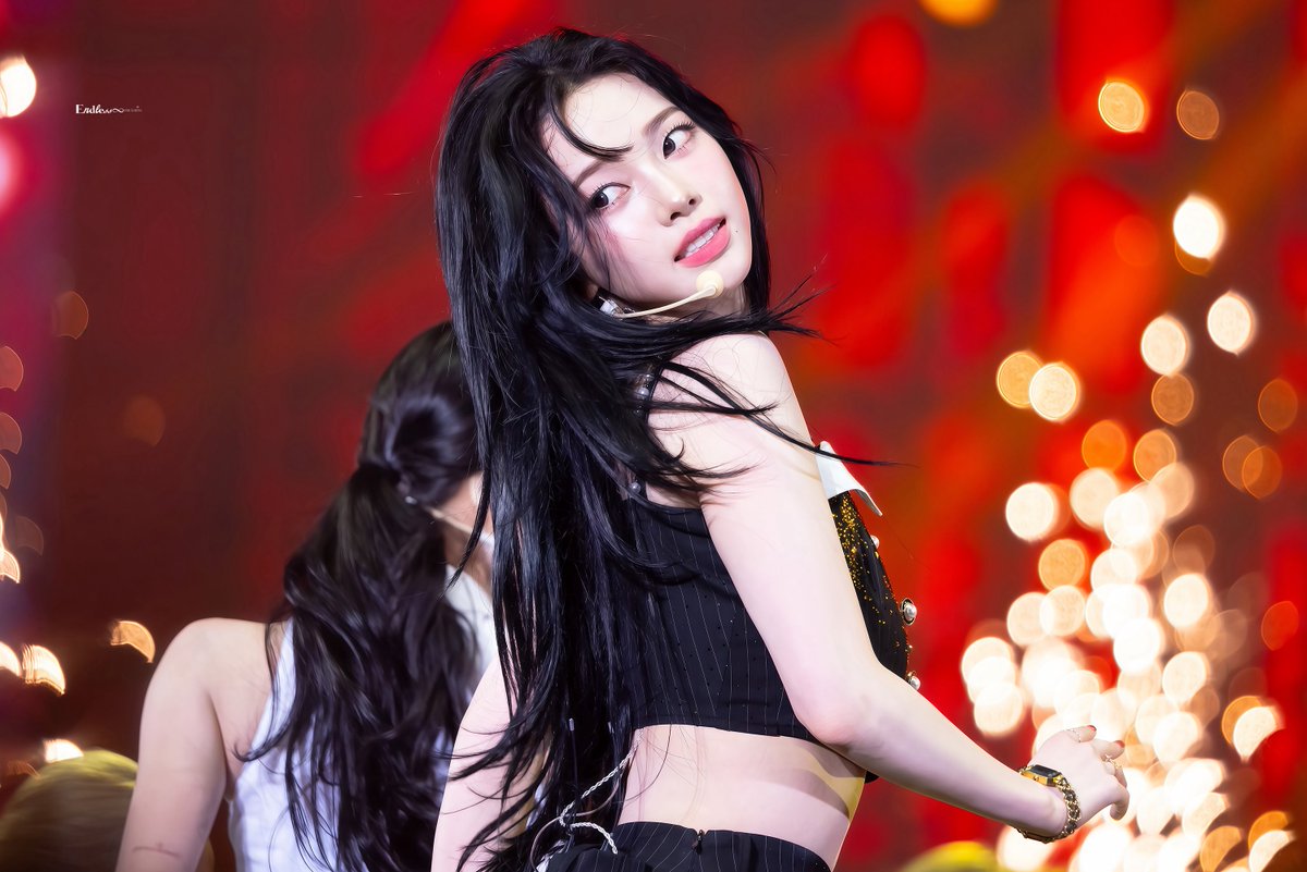 𝙀𝙣𝙙𝙡𝙚𝙨𝙨. tweet media